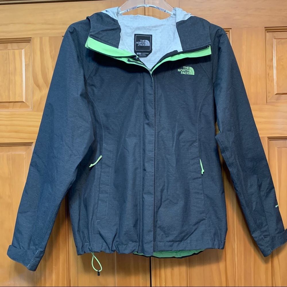 The North Face Women’s Dry-vent Jacket Size Small